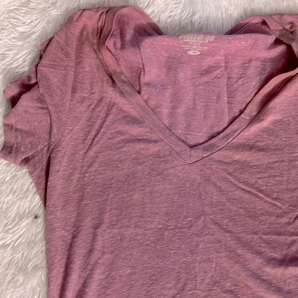 Old Navy Pink T-shirt - Picture 3 of 3